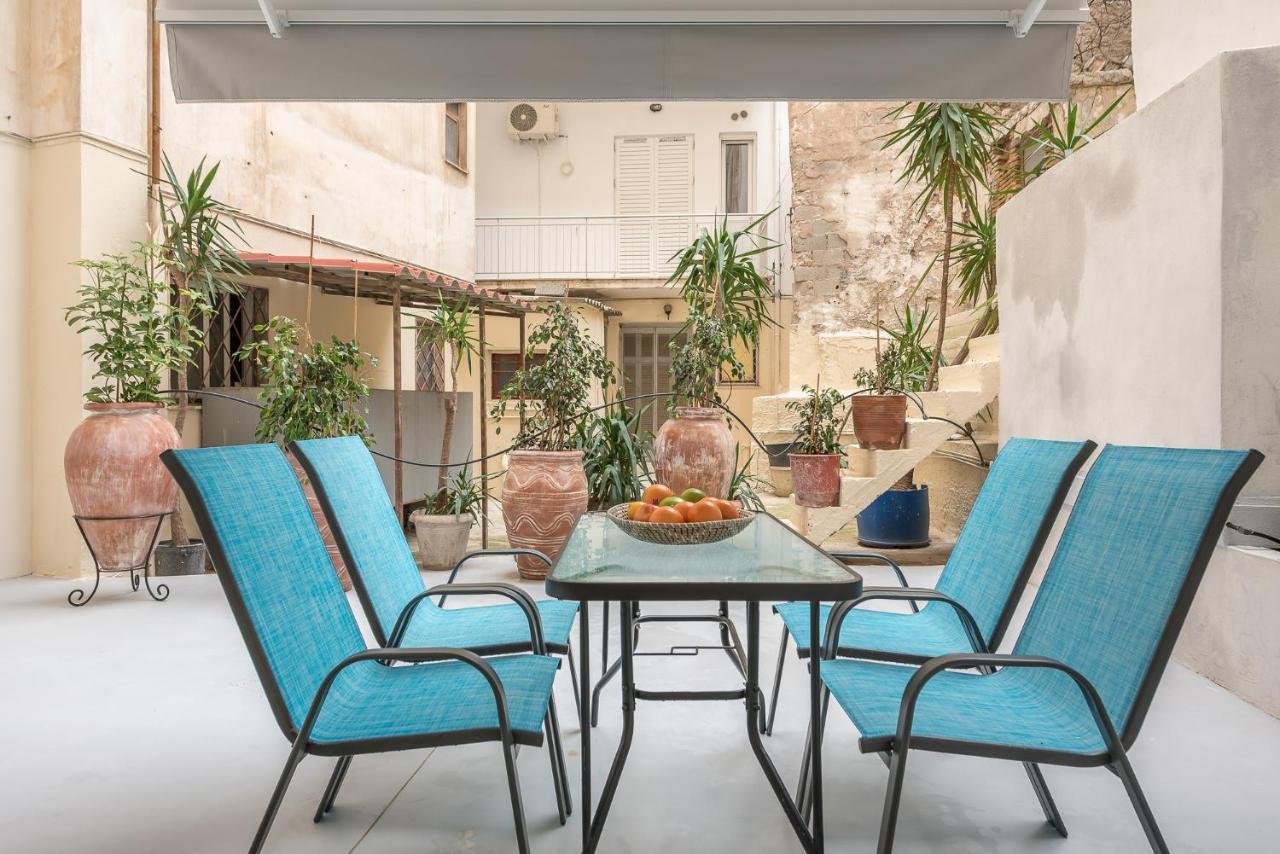 The Courtyard Oasis Daire Atina Dış mekan fotoğraf