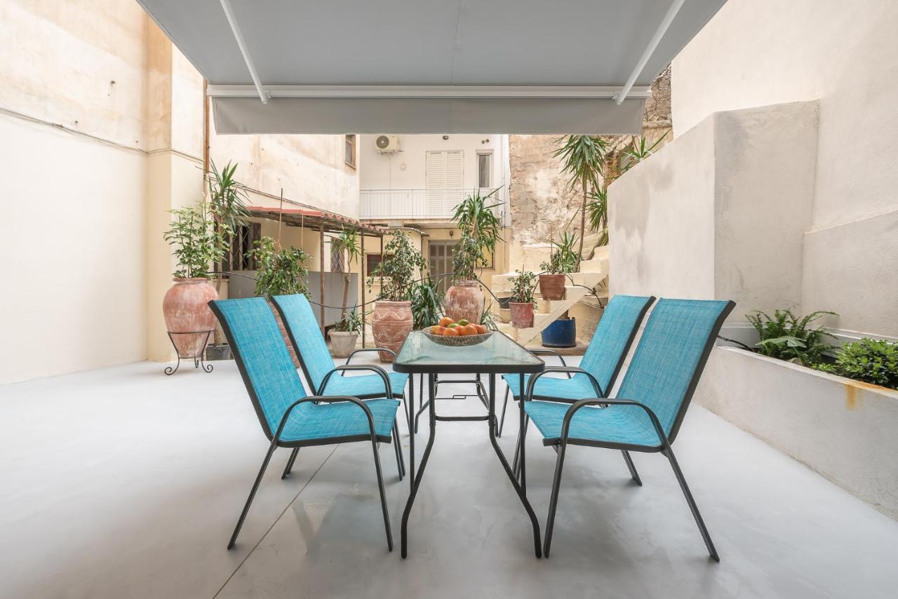 The Courtyard Oasis Daire Atina Dış mekan fotoğraf
