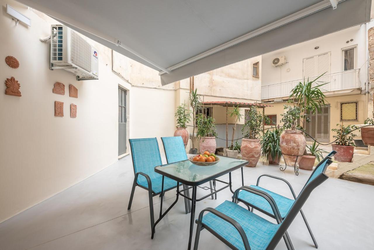 The Courtyard Oasis Daire Atina Dış mekan fotoğraf