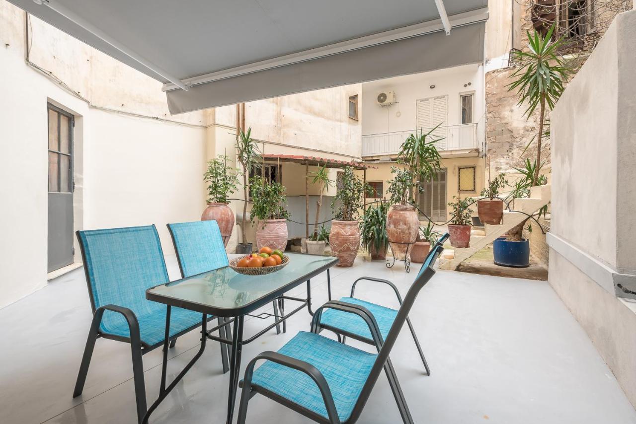 The Courtyard Oasis Daire Atina Dış mekan fotoğraf