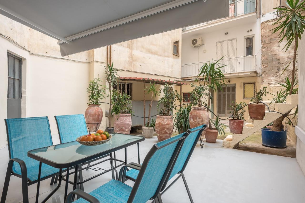 The Courtyard Oasis Daire Atina Dış mekan fotoğraf